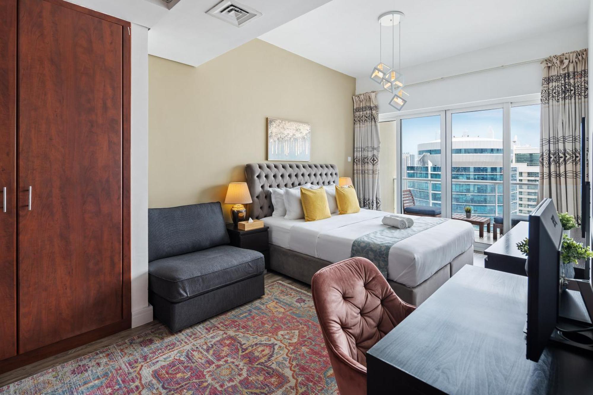 Modern & Spacious 2-Bed Condo With Panoramic Lake Views, Dual Balconies, Steps From Dubai Jlt Metro By "La Buena Vida Holiday Homes" Extérieur photo