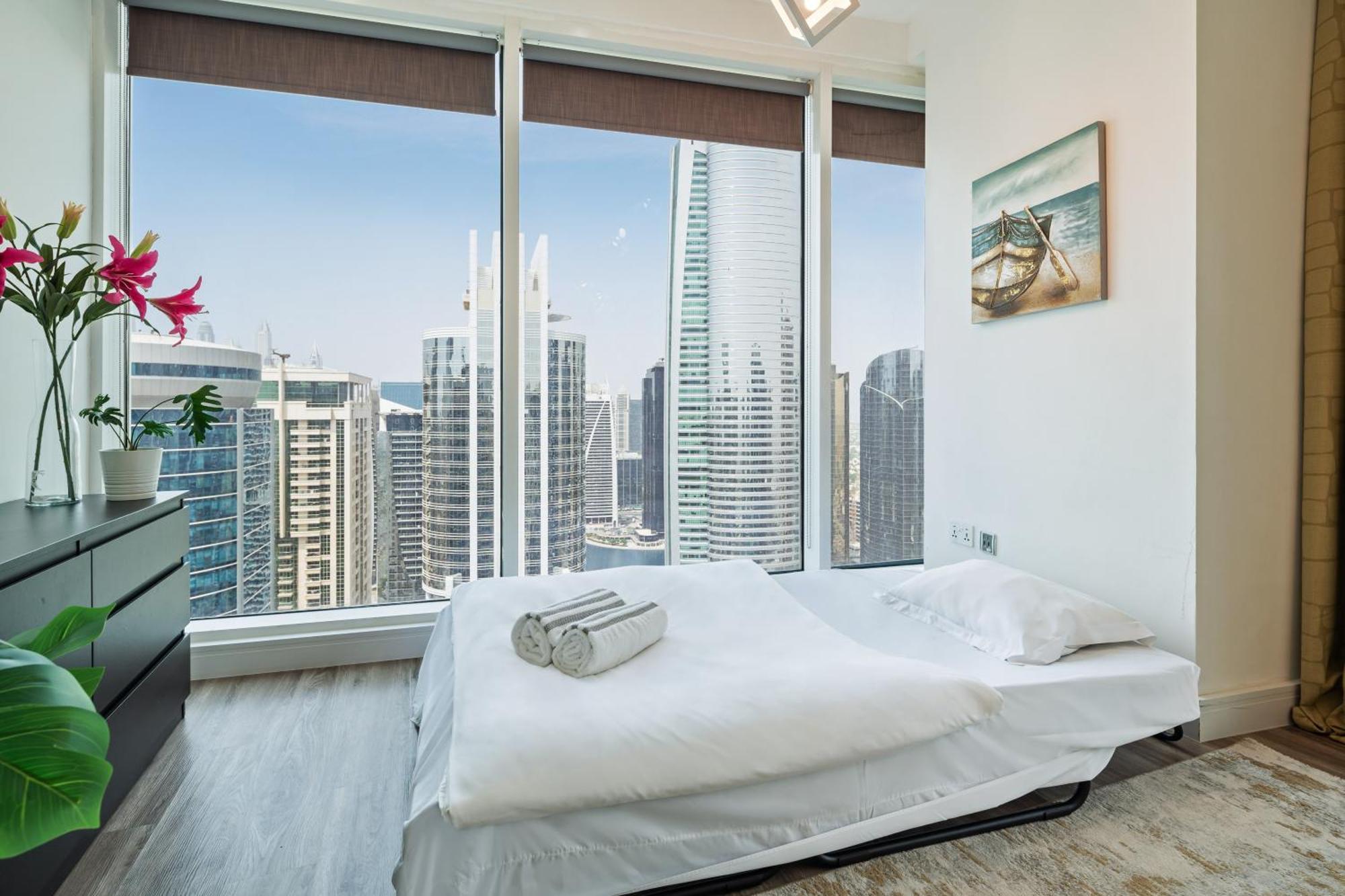 Modern & Spacious 2-Bed Condo With Panoramic Lake Views, Dual Balconies, Steps From Dubai Jlt Metro By "La Buena Vida Holiday Homes" Extérieur photo