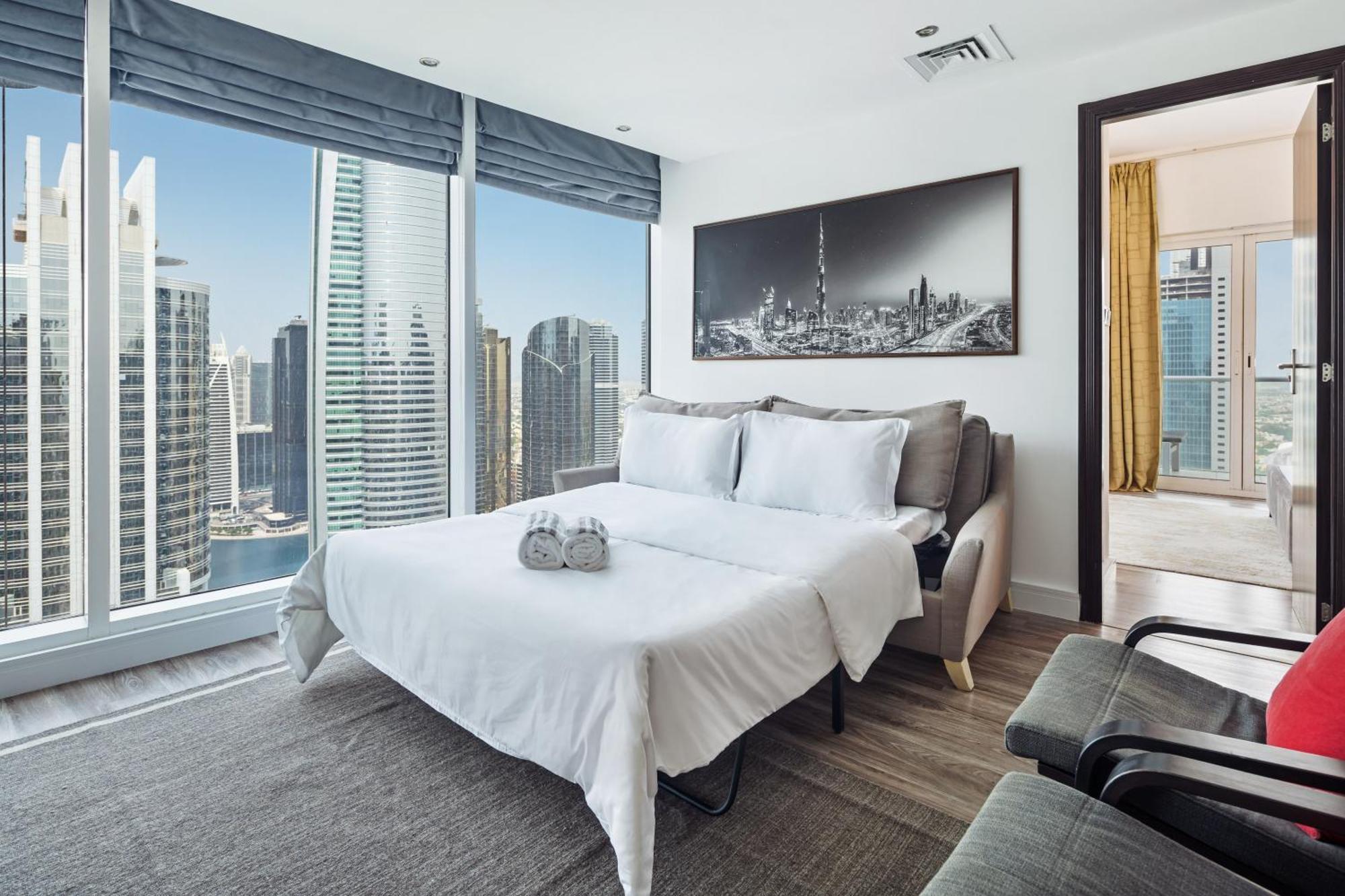 Modern & Spacious 2-Bed Condo With Panoramic Lake Views, Dual Balconies, Steps From Dubai Jlt Metro By "La Buena Vida Holiday Homes" Extérieur photo