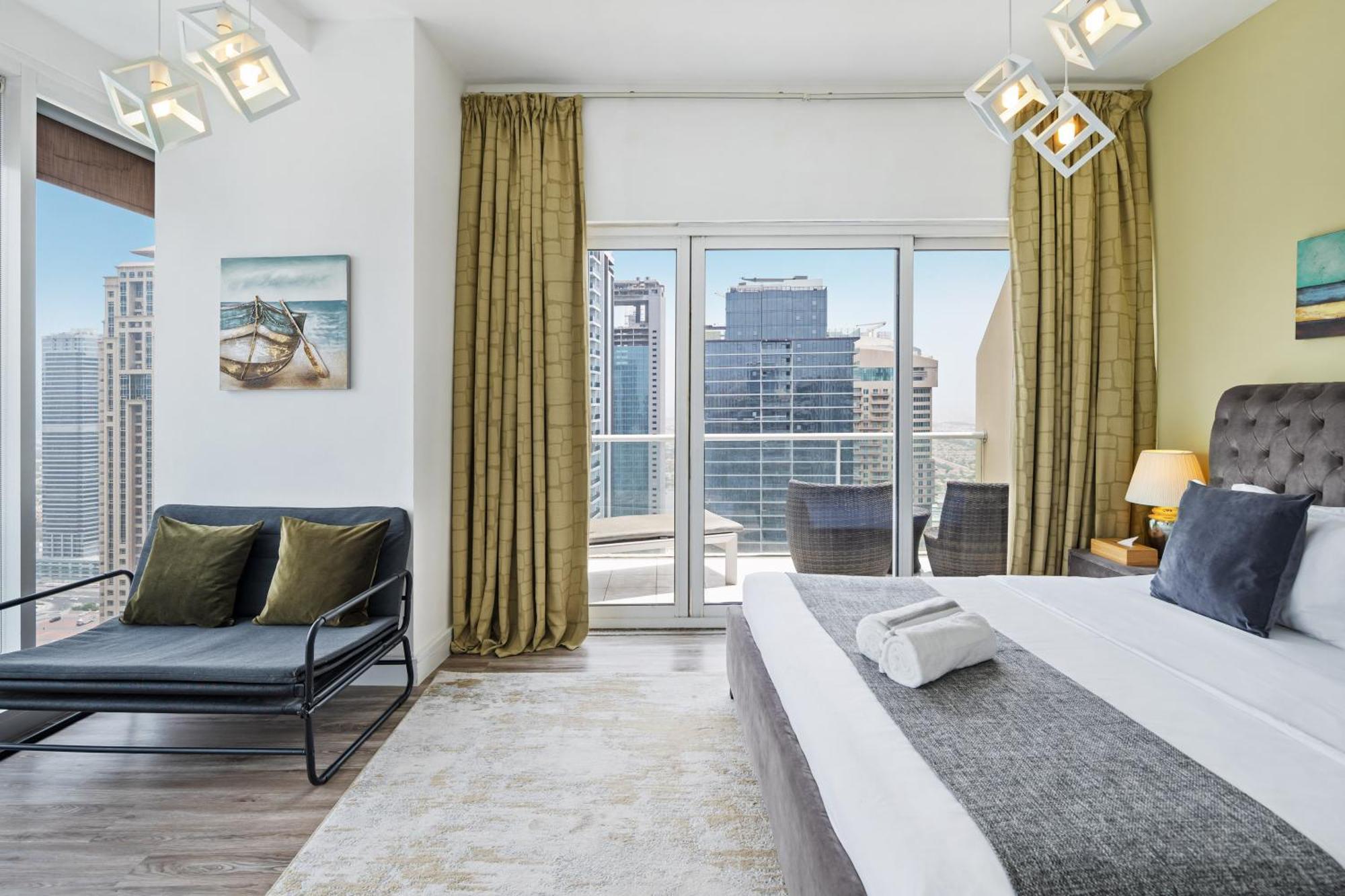Modern & Spacious 2-Bed Condo With Panoramic Lake Views, Dual Balconies, Steps From Dubai Jlt Metro By "La Buena Vida Holiday Homes" Extérieur photo