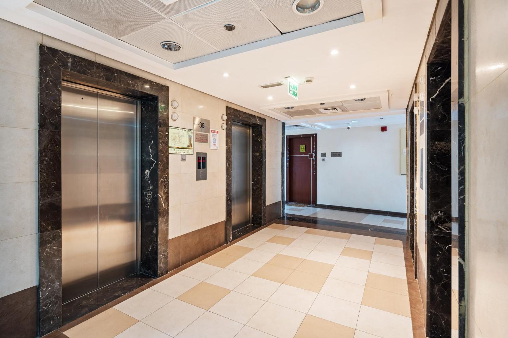 Modern & Spacious 2-Bed Condo With Panoramic Lake Views, Dual Balconies, Steps From Dubai Jlt Metro By "La Buena Vida Holiday Homes" Extérieur photo