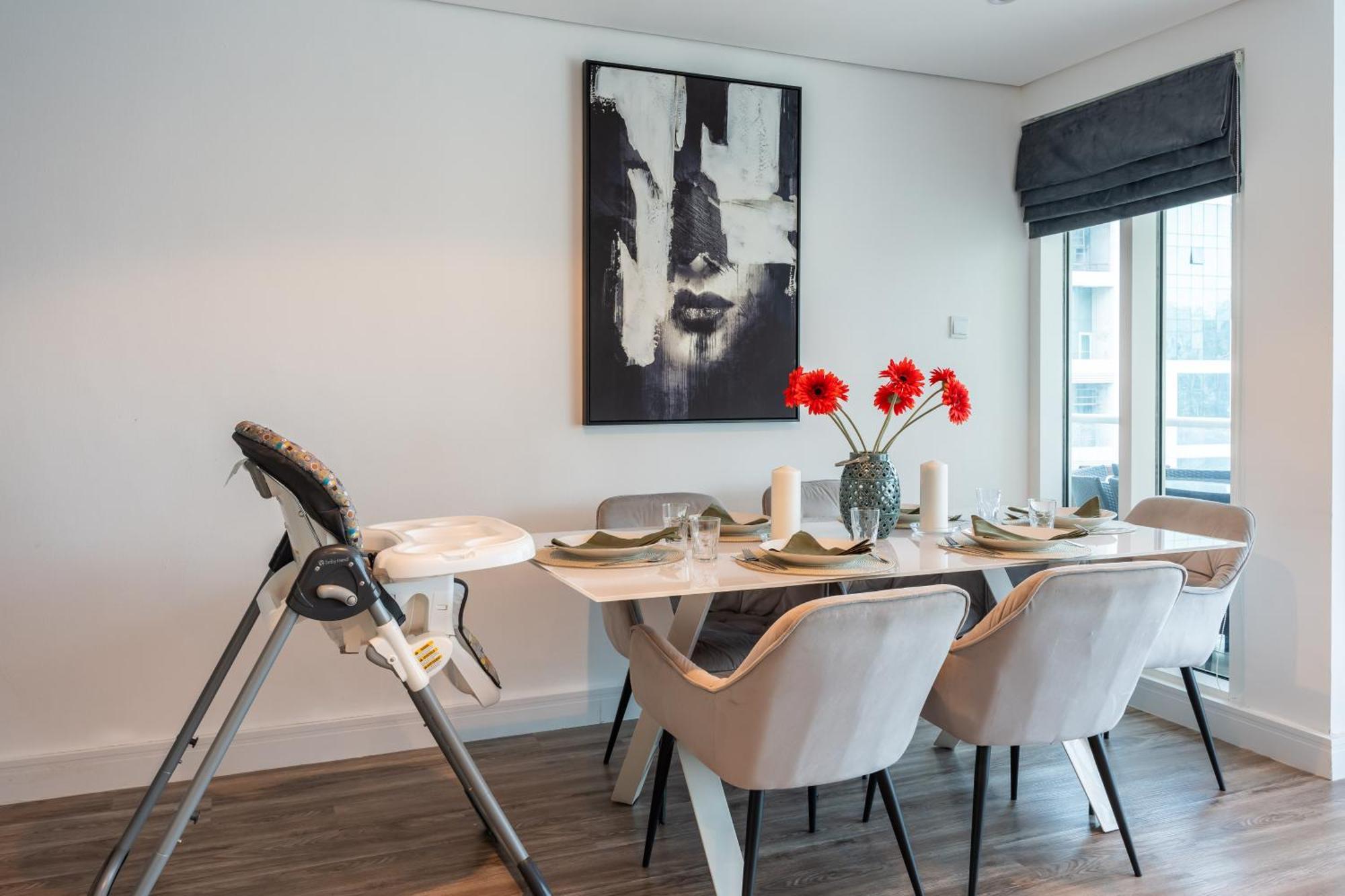Modern & Spacious 2-Bed Condo With Panoramic Lake Views, Dual Balconies, Steps From Dubai Jlt Metro By "La Buena Vida Holiday Homes" Extérieur photo