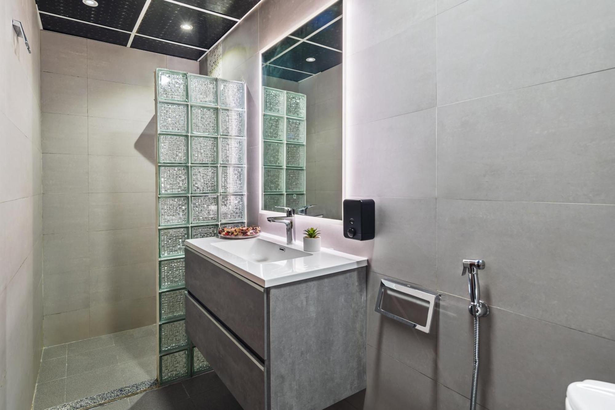 Modern & Spacious 2-Bed Condo With Panoramic Lake Views, Dual Balconies, Steps From Dubai Jlt Metro By "La Buena Vida Holiday Homes" Extérieur photo