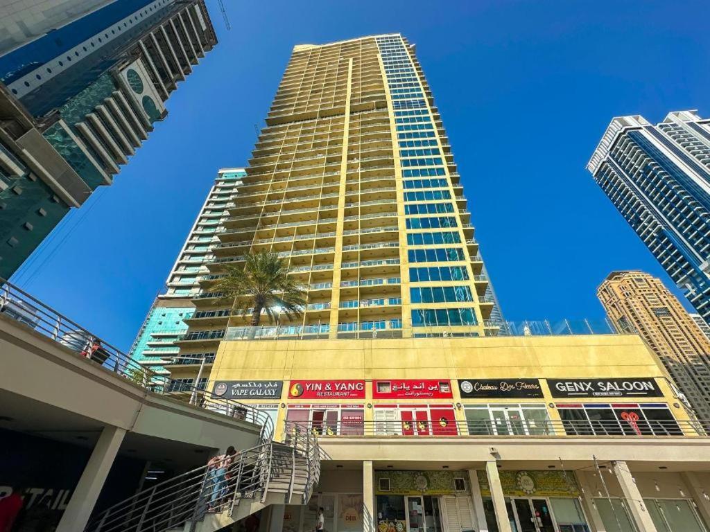 Modern & Spacious 2-Bed Condo With Panoramic Lake Views, Dual Balconies, Steps From Dubai Jlt Metro By "La Buena Vida Holiday Homes" Extérieur photo